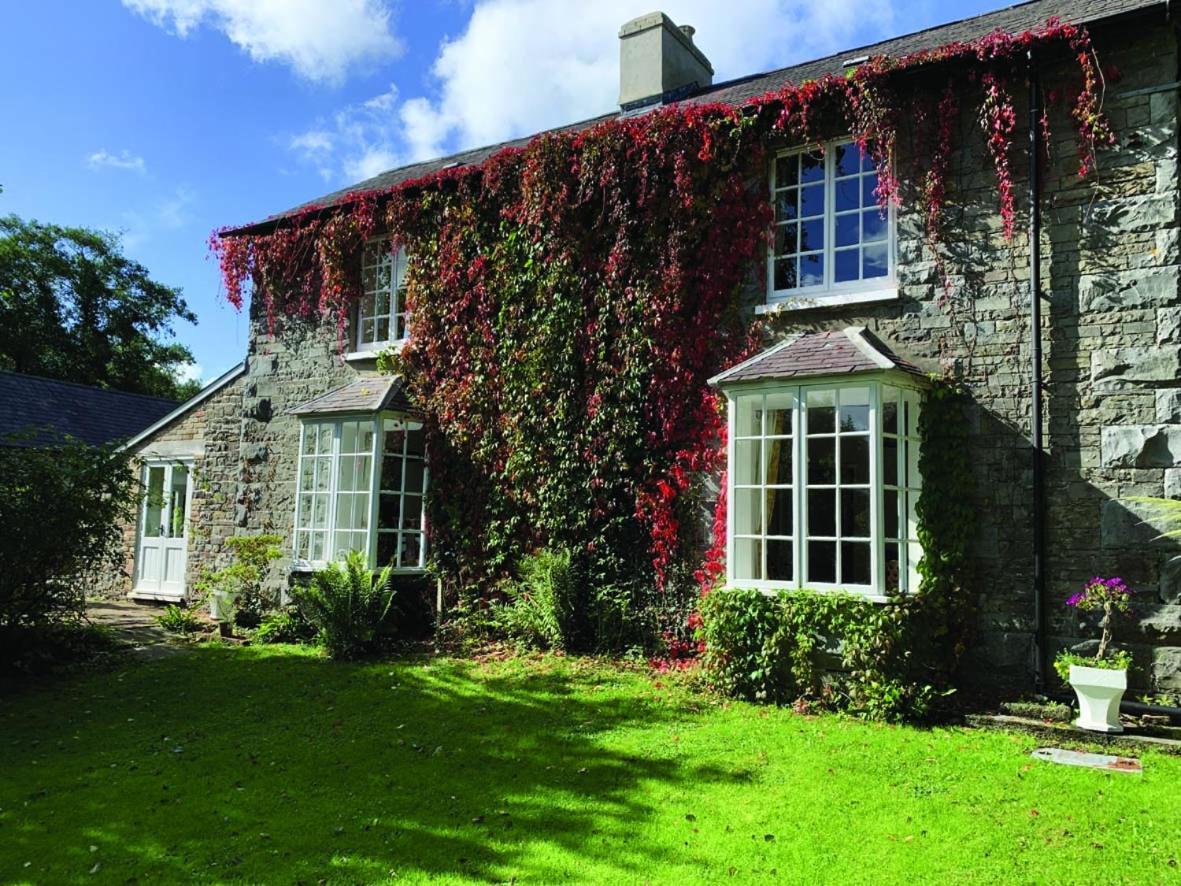 Pontyclerc Farm House Bed And Breakfast Ammanford Bagian luar foto