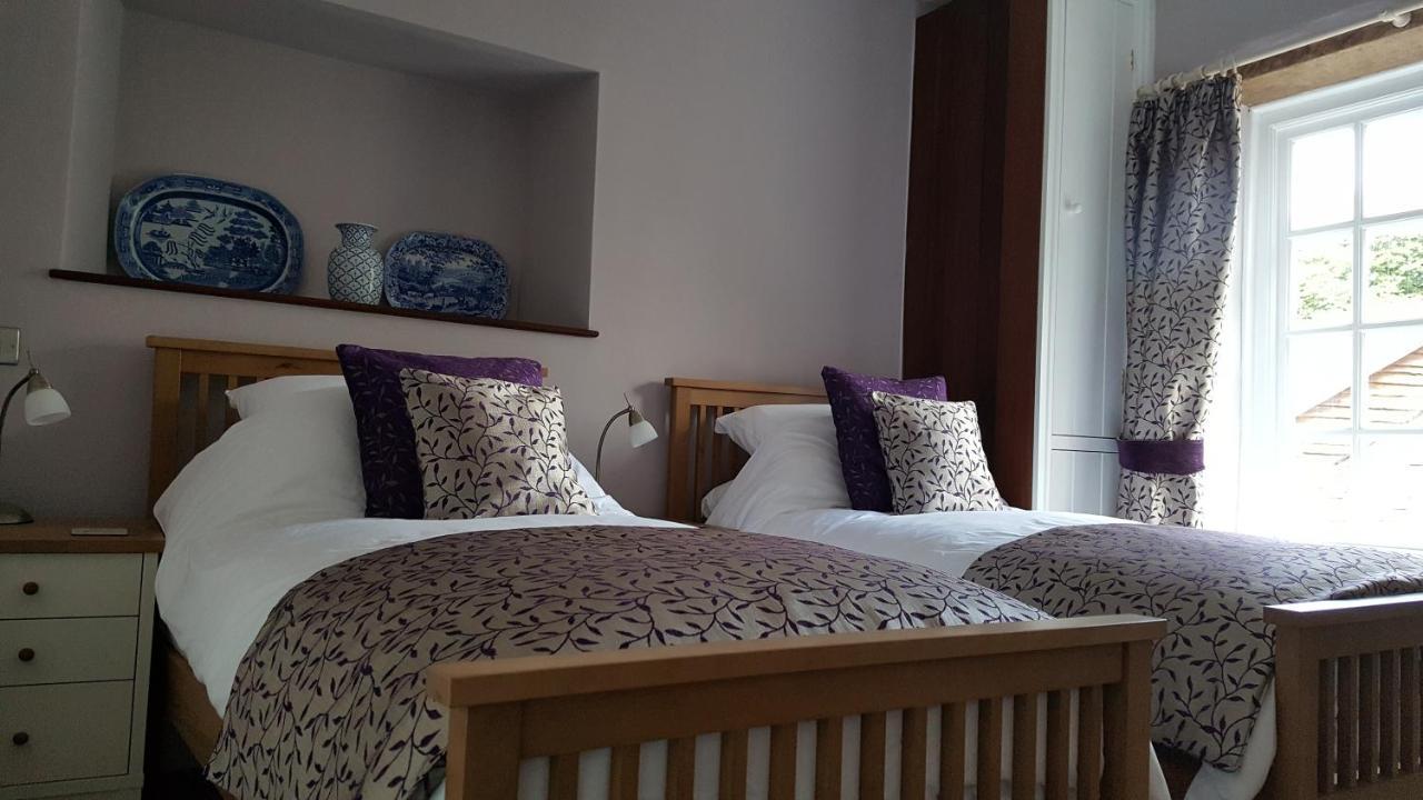 Pontyclerc Farm House Bed And Breakfast Ammanford Bagian luar foto