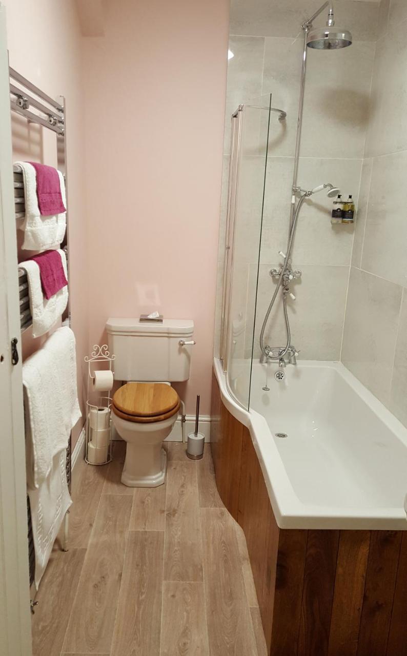 Pontyclerc Farm House Bed And Breakfast Ammanford Bagian luar foto