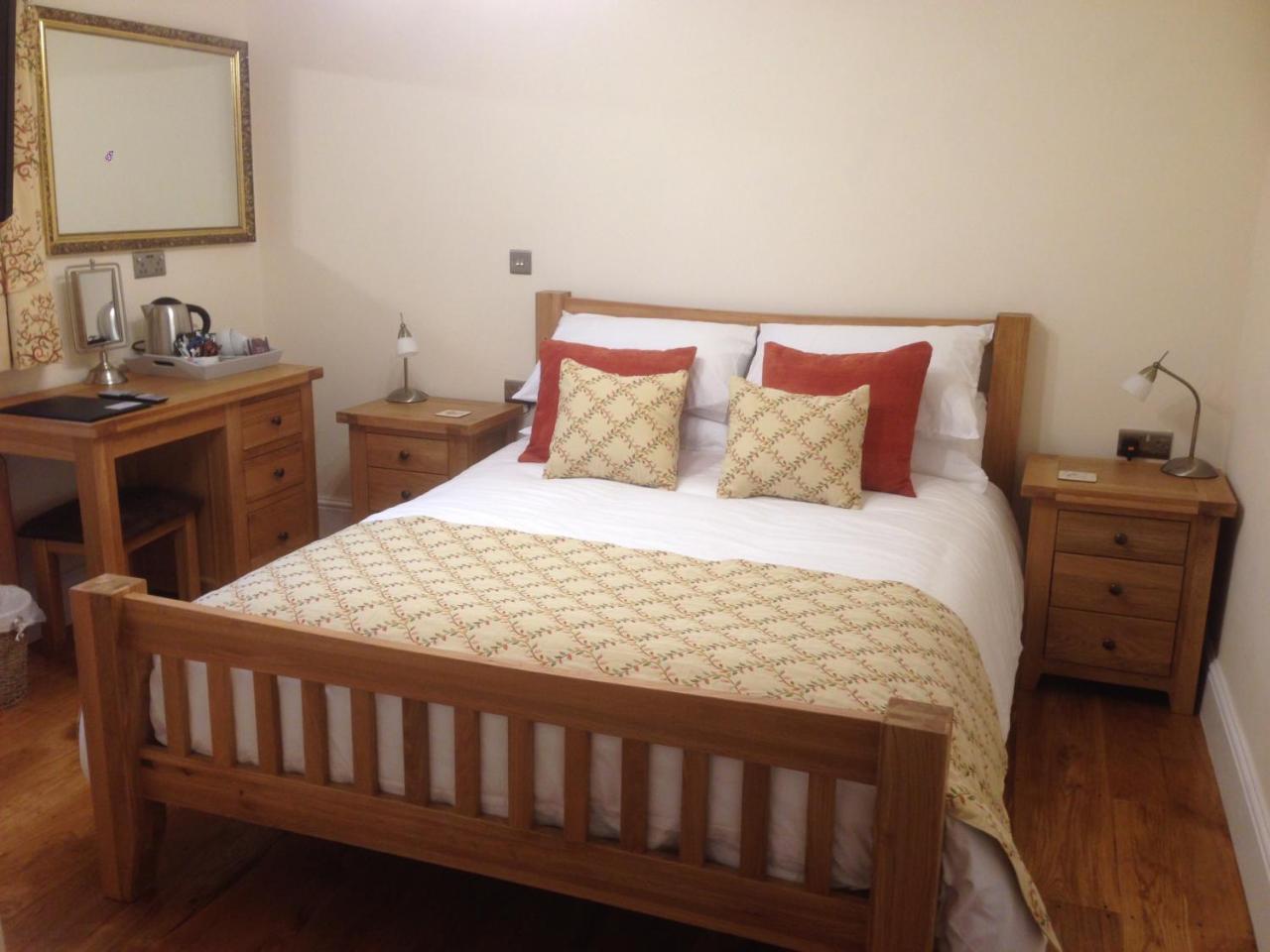 Pontyclerc Farm House Bed And Breakfast Ammanford Bagian luar foto