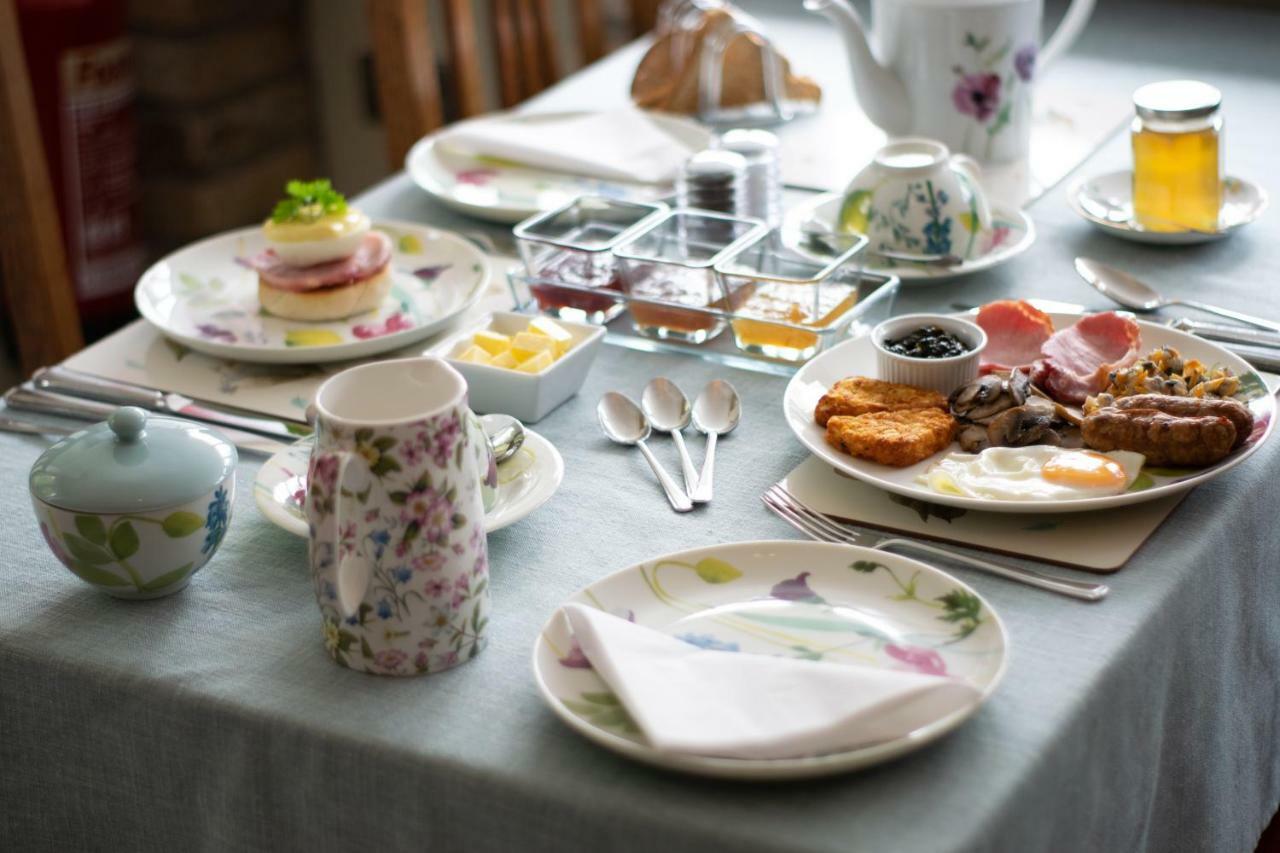Pontyclerc Farm House Bed And Breakfast Ammanford Bagian luar foto