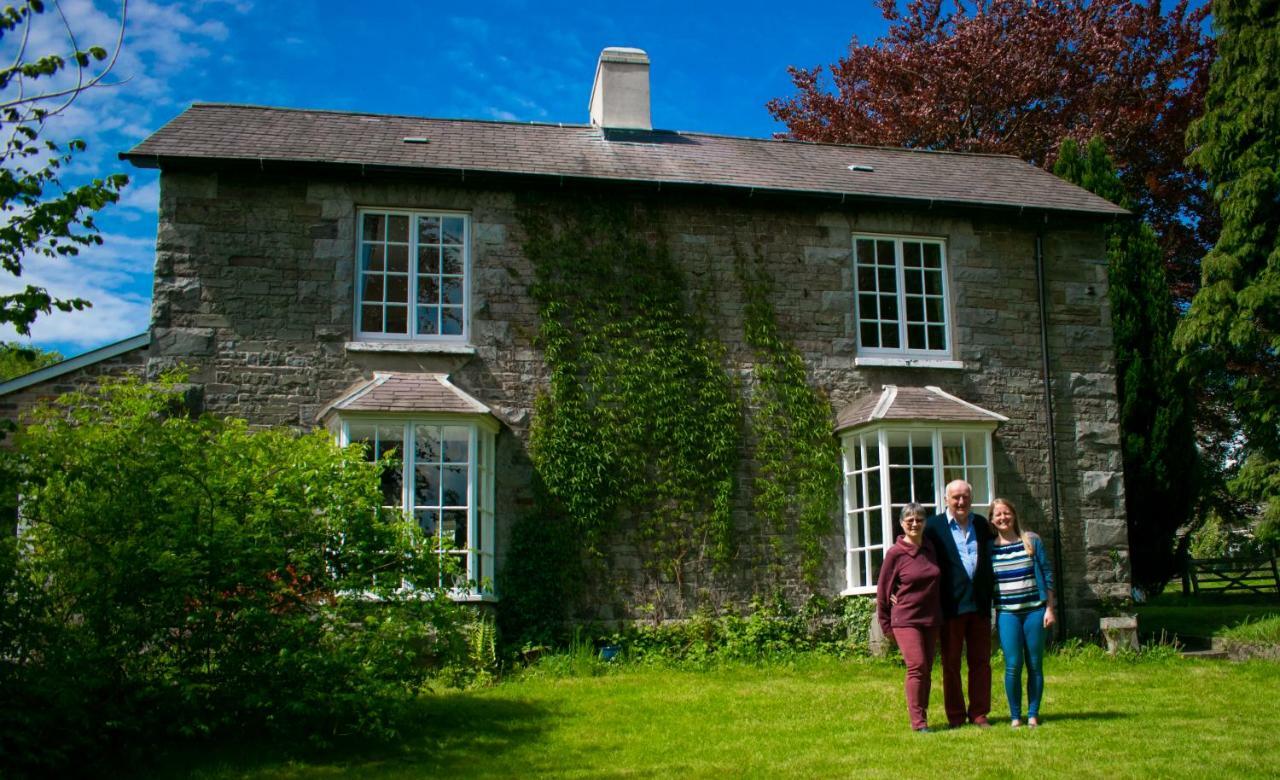Pontyclerc Farm House Bed And Breakfast Ammanford Bagian luar foto